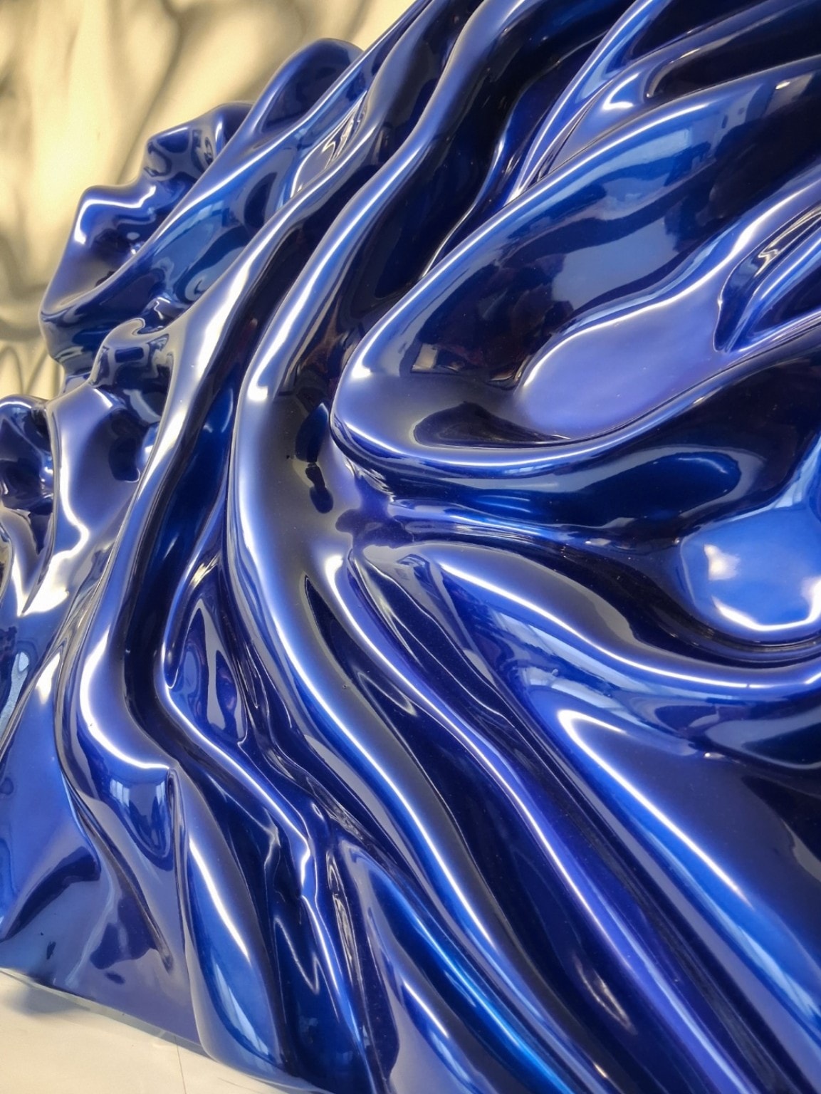 Wacky Walls original sculptural surface — high-gloss automotive finish